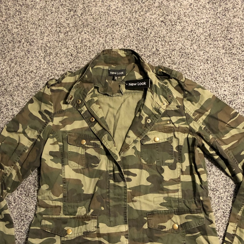 🌸4/$20🌸New Look Junior's Green Camo Jacket Size L NWT - Picture 2 of 6
